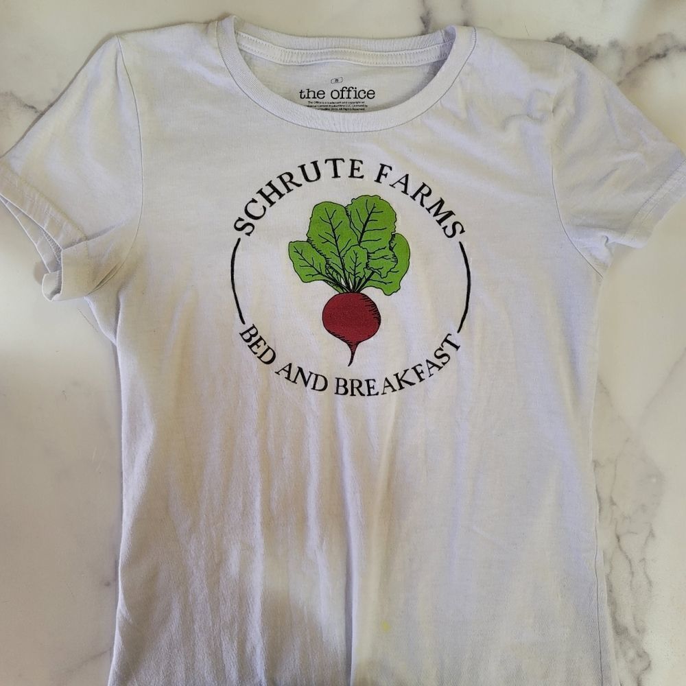The Office womens juniors small dwight Schrute Farms Bed & Breakfast tee shirt